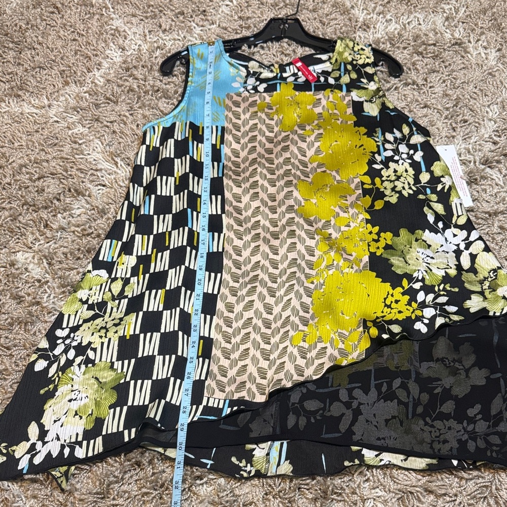 NWT IC Collection Colorful Floral Asymmetrical Sleeveless Blouse size Medium - Picture 14 of 16